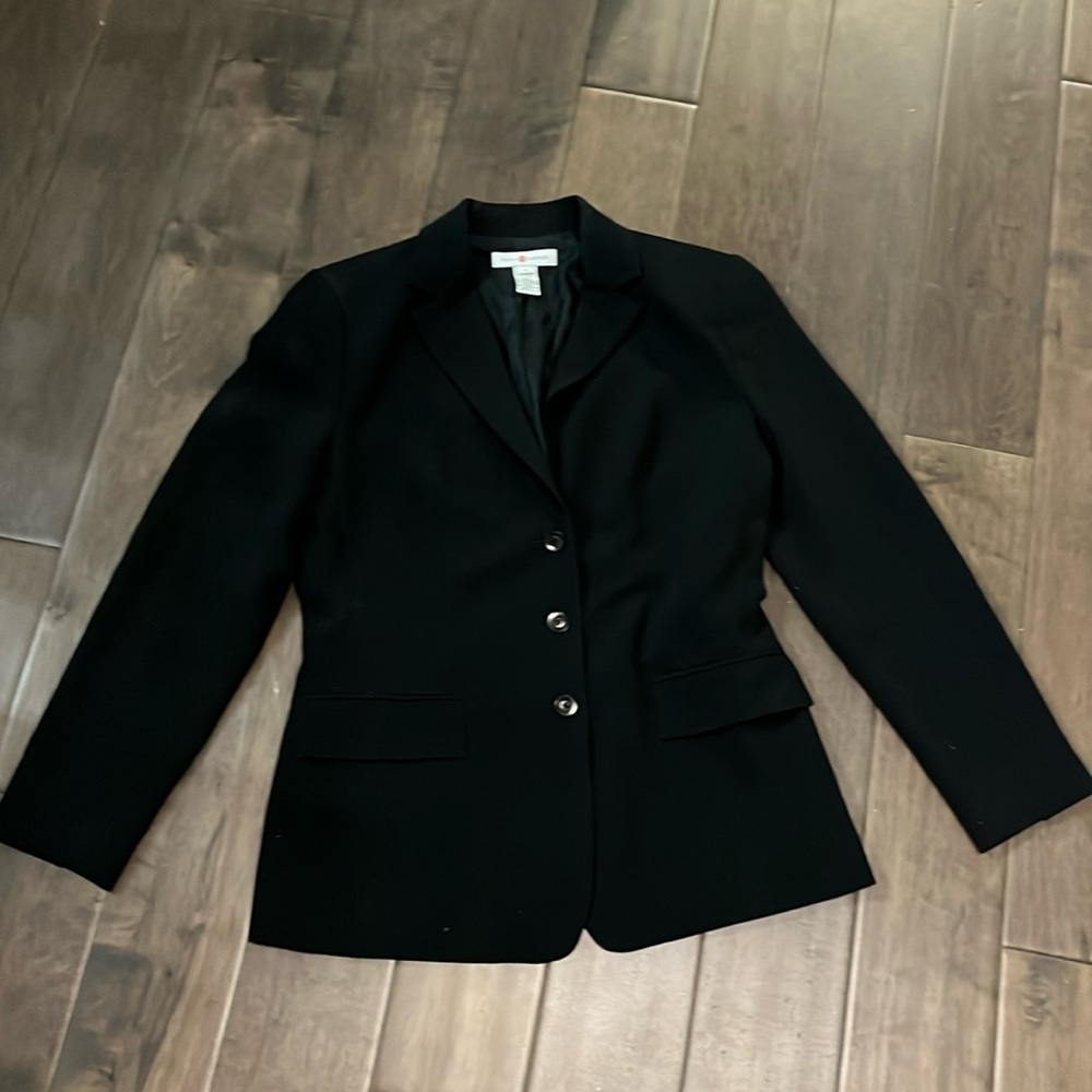 Women’s black lined 3- buttton blazer - real clothes, size 6, single breasted
